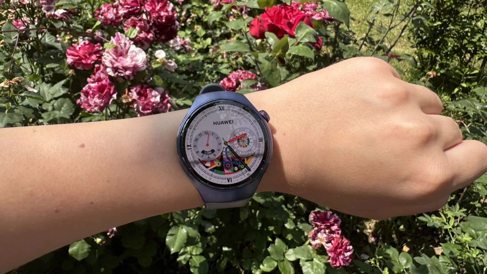 Лек, иновативен и стилен: Новият Huawei Watch 5