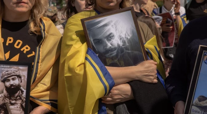 "Ако Тръмп иска да отстъпва земя, да даде Аляска на Путин": Говори оцелял от ада в Мариупол