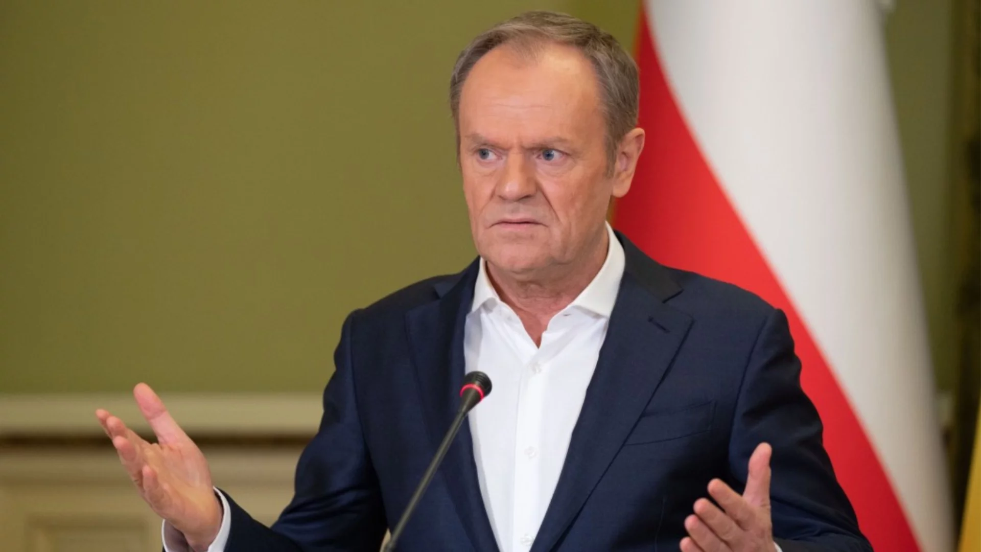 Доналд Туск оцеля след вота на доверие