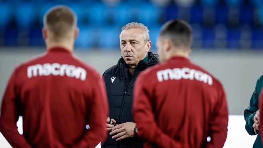 Петиция подпали мрежата: Да паднем служебно от Испания!