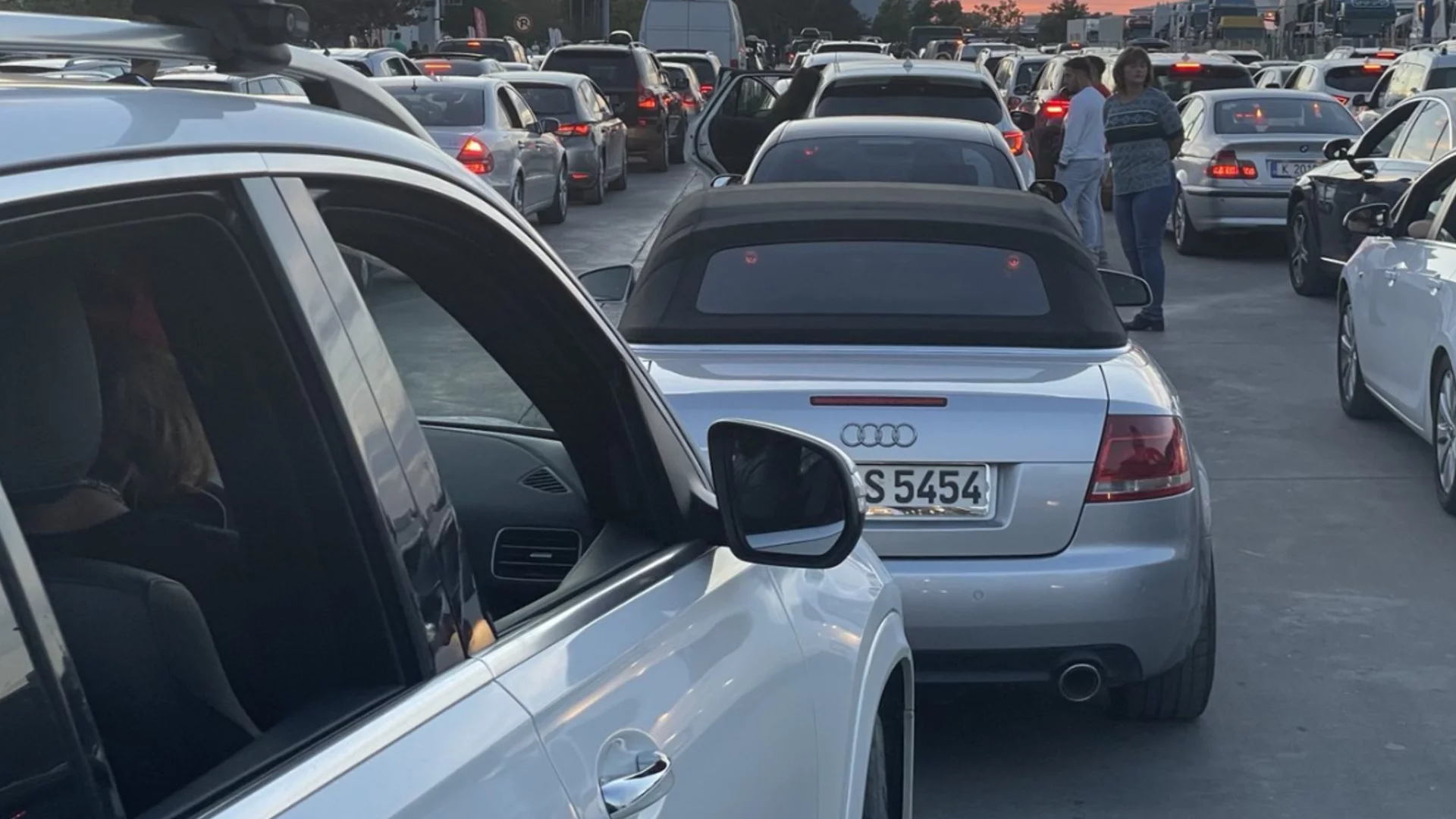 Защо колата има високи обороти на празен ход?