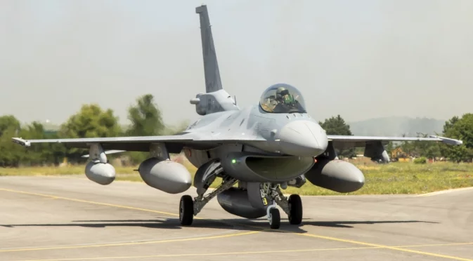 "Купихме си самолет за война": F-16 и дроновете в българската армия