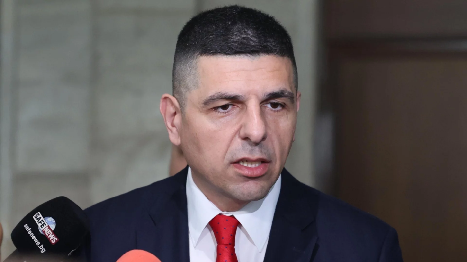 "Отговорността е върху пожарникаря": ДБ обвиниха ГЕРБ за полицейското насилие