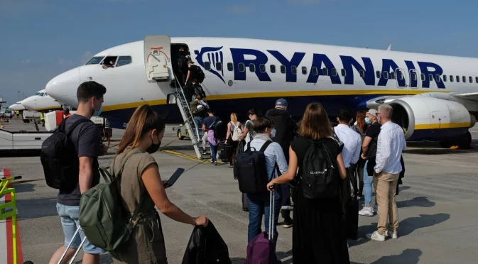 Авиокомпания въвежда глоба за буйни пътници