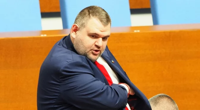 Пеевски подкрепи Митов: Няма никакво основание за оставка (ВИДЕО)