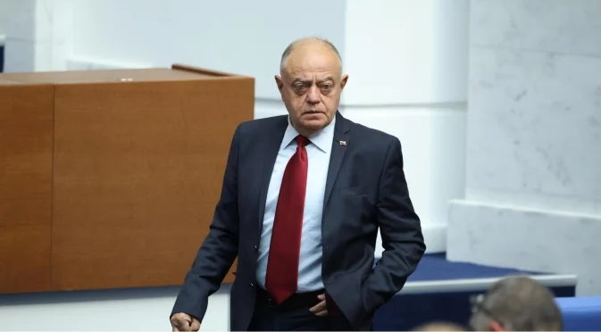 Атанас Атанасов: Даниел Митов е изоставен във функцията си на вътрешен министър