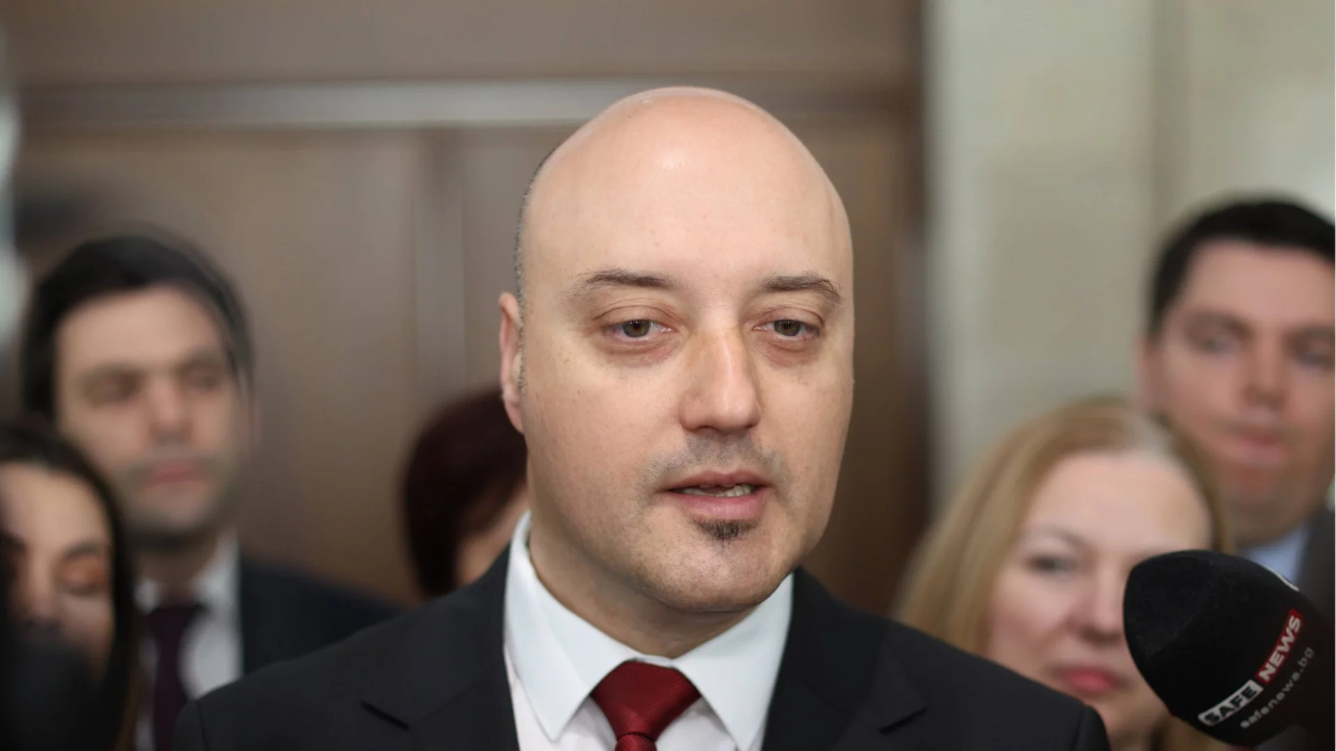 Атанас Славов: Дори за слепите вече е ясно къде стои Румен Радев в политиката