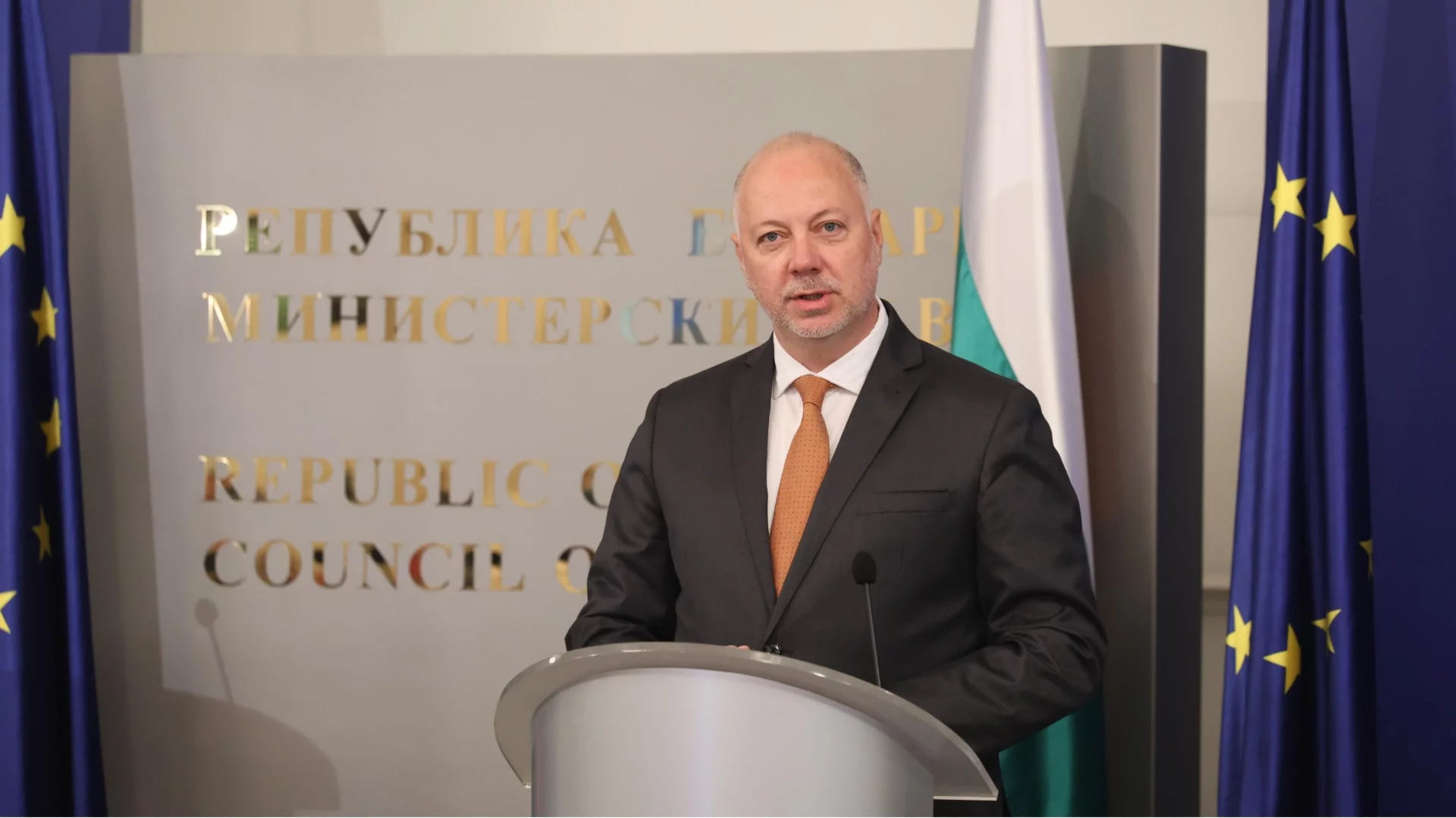 Желязков обяви колко българи искат да напуснат Израел и Иран, търсят се възможности