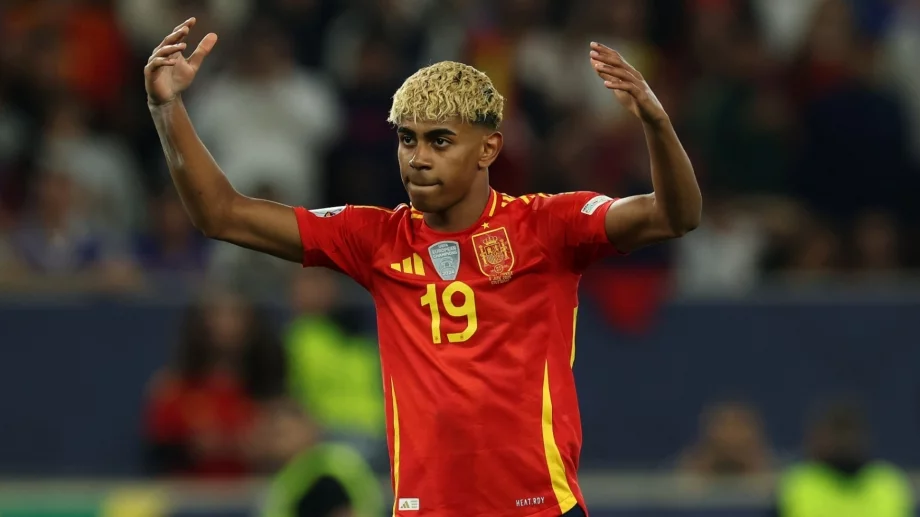 Ламин Ямал подсказва за голям трансфер в Барселона