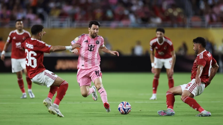 Лионел Меси пропусна да пренапише историята в първия мач на Световното клубно