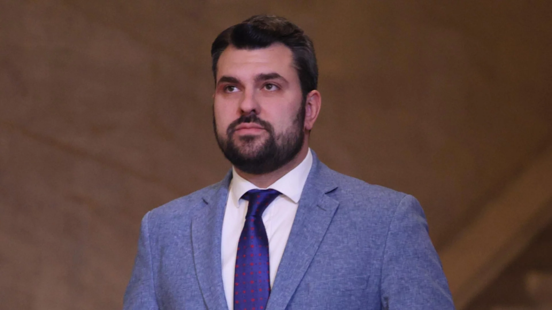 "Няма пряка заплаха за нас, но това не следва да ни успокоява": Външният министър за войната в Иран