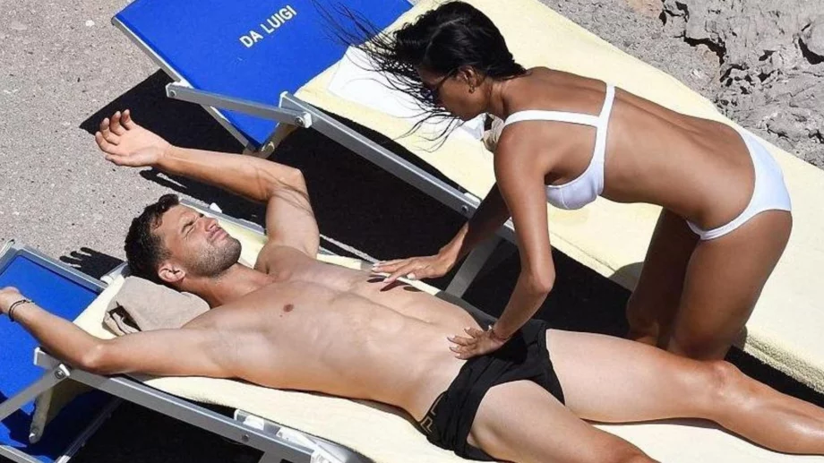 ЕДИНСТВЕНИТЕ! Григор Димитров не води гаджетата си в България