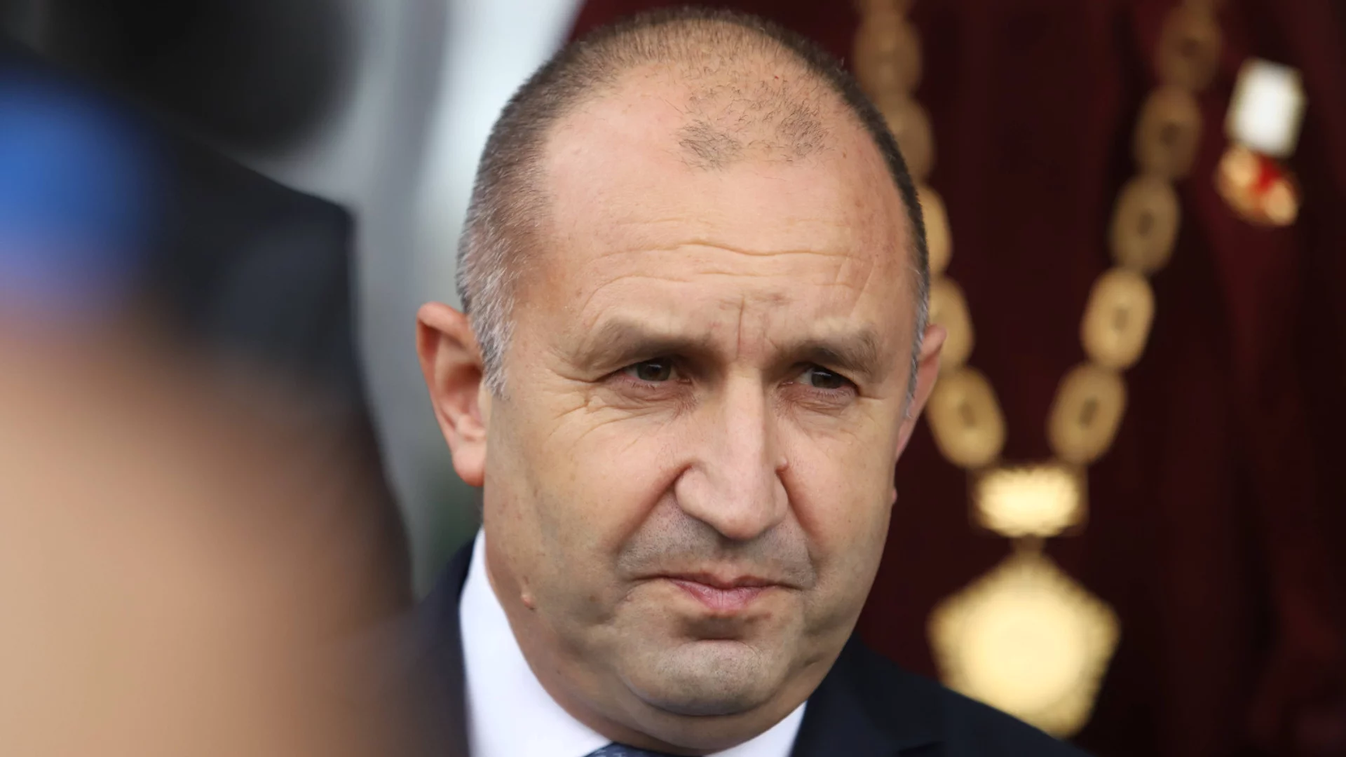 Радев реагира остро спрямо Борисов за "непрекъснато лети" 