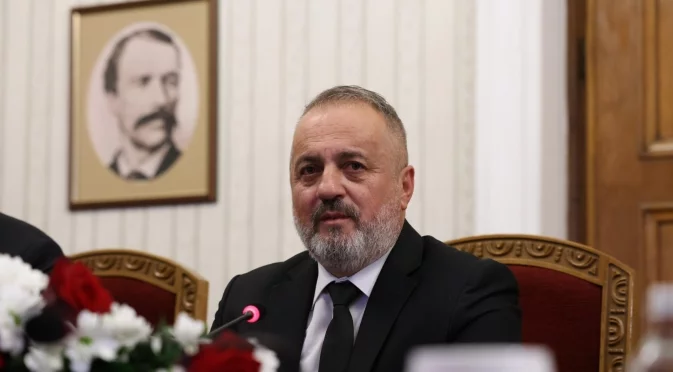 "Всеки, който се изявява като българин, е под натиск": Говори Любчо Георгиевски