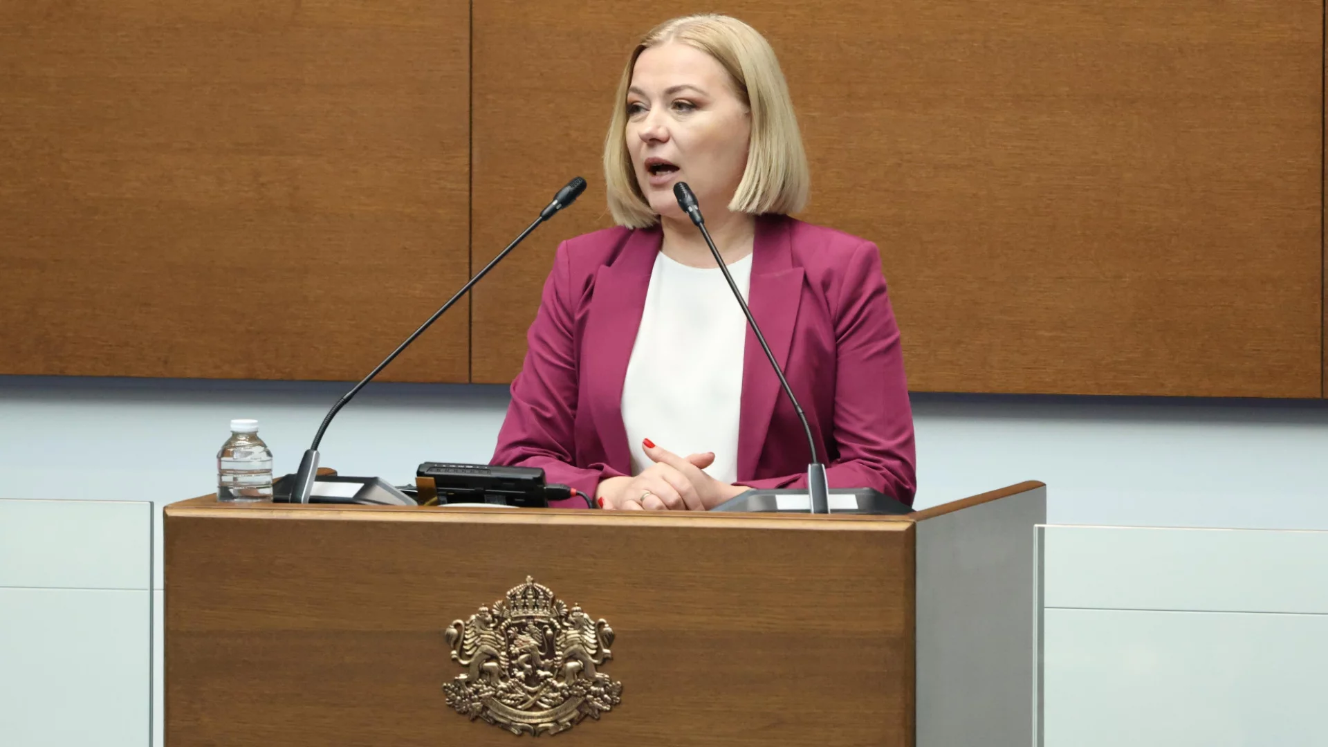 Имена на кандидати за президент от ДБ и ПП: Надежда Йорданова с нова информация
