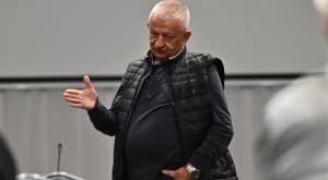 Крушарски: „Аз съм чувствителен човек. Нямам пари. Всички сме с износени гуми и се борим за оцеляване"
