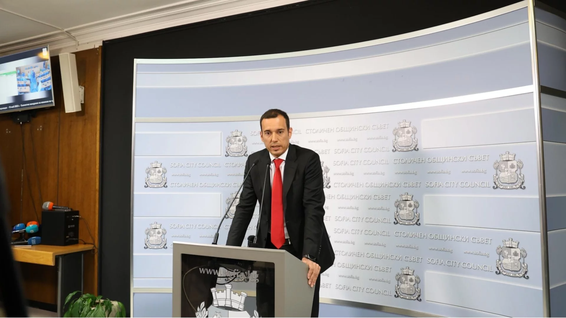 Ябълката на раздора: Терзиев не постигна съгласие с партиите за бюджета на София
