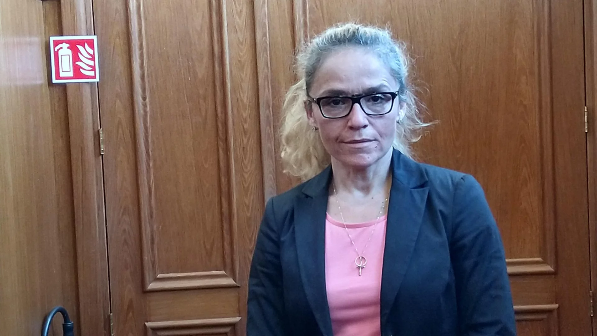 "Президентството мълчи": Протест с искане за помилване на Десислава Иванчева