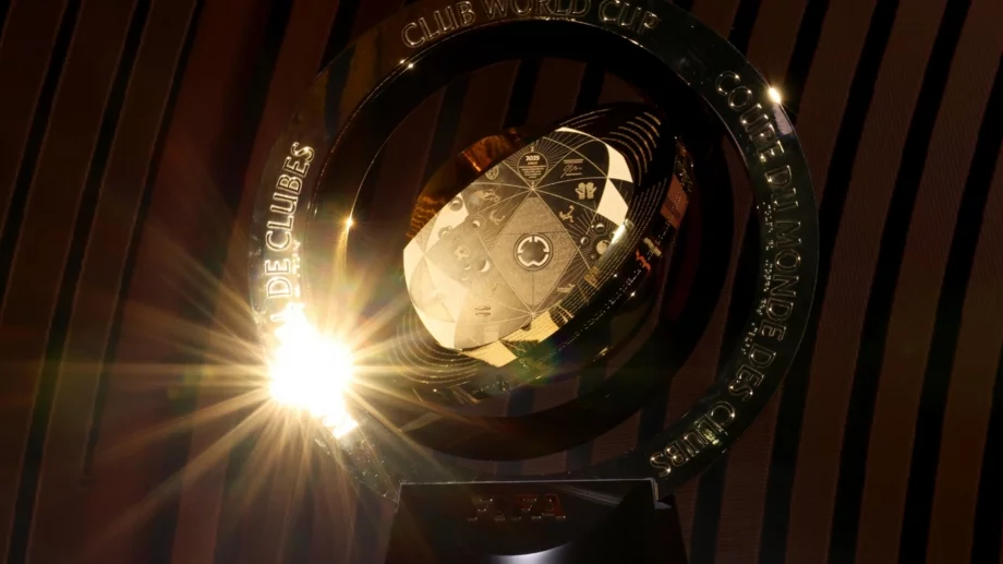 Осемголово шоу и двойно "самоубийство" на Световното клубно първенство