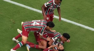 Инцидент на Световното клубно първенство: Бразилски футболист намери бездомен мъж в леглото си   