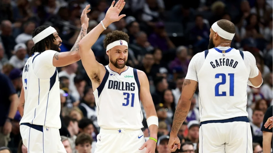 Далас Маверикс преподписа с една от звездите си