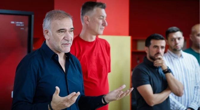 Времето на ЦСКА изтича, „червените“ притискат шведи за халф