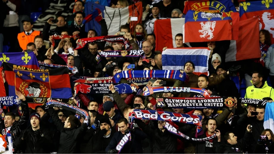 Текстър вън!: Феновете на Олимпик Лион недоволстват