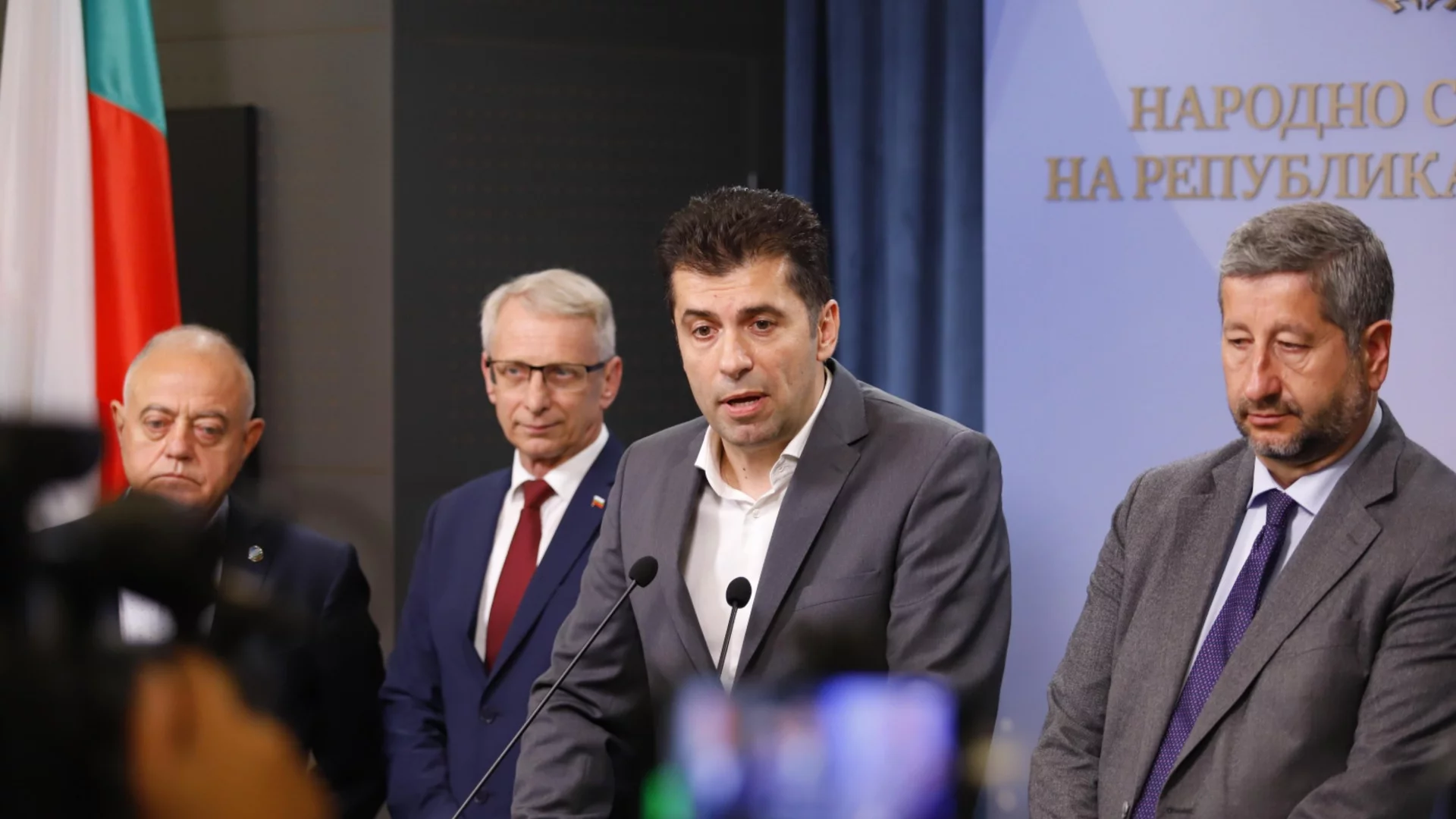 "Скандалът е със силен магнитуд и в сърцето": Политолози за бъдещето на ПП и ДБ