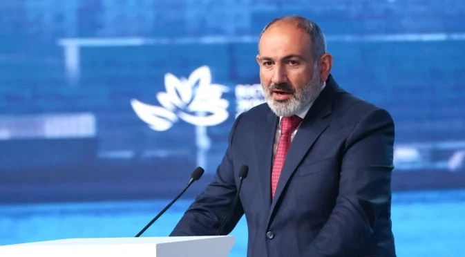 Преврат със сексуален привкус в Армения: Арести след като премиерът се закани да си покаже "достойнството" на Църквата (ВИДЕО)