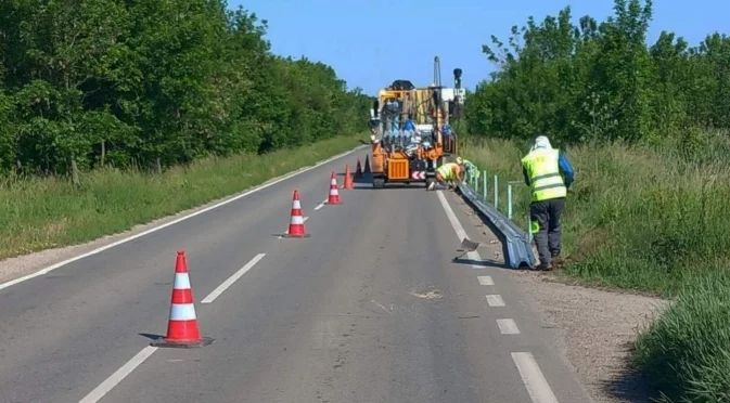 Борба с войната по пътищата: Ремонтираха и обезопасиха 20 от 36-те най-опасни пътни участъка