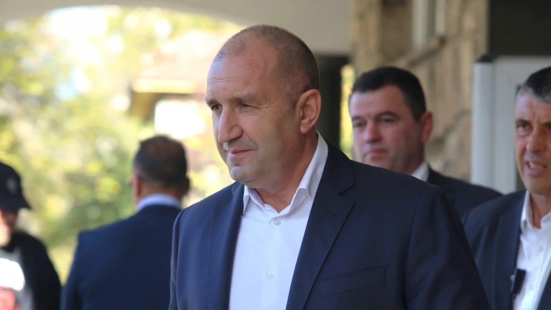 "Какво става с източените пари от "Хемус": Радев пита за корупцията при ГЕРБ (ВИДЕО)