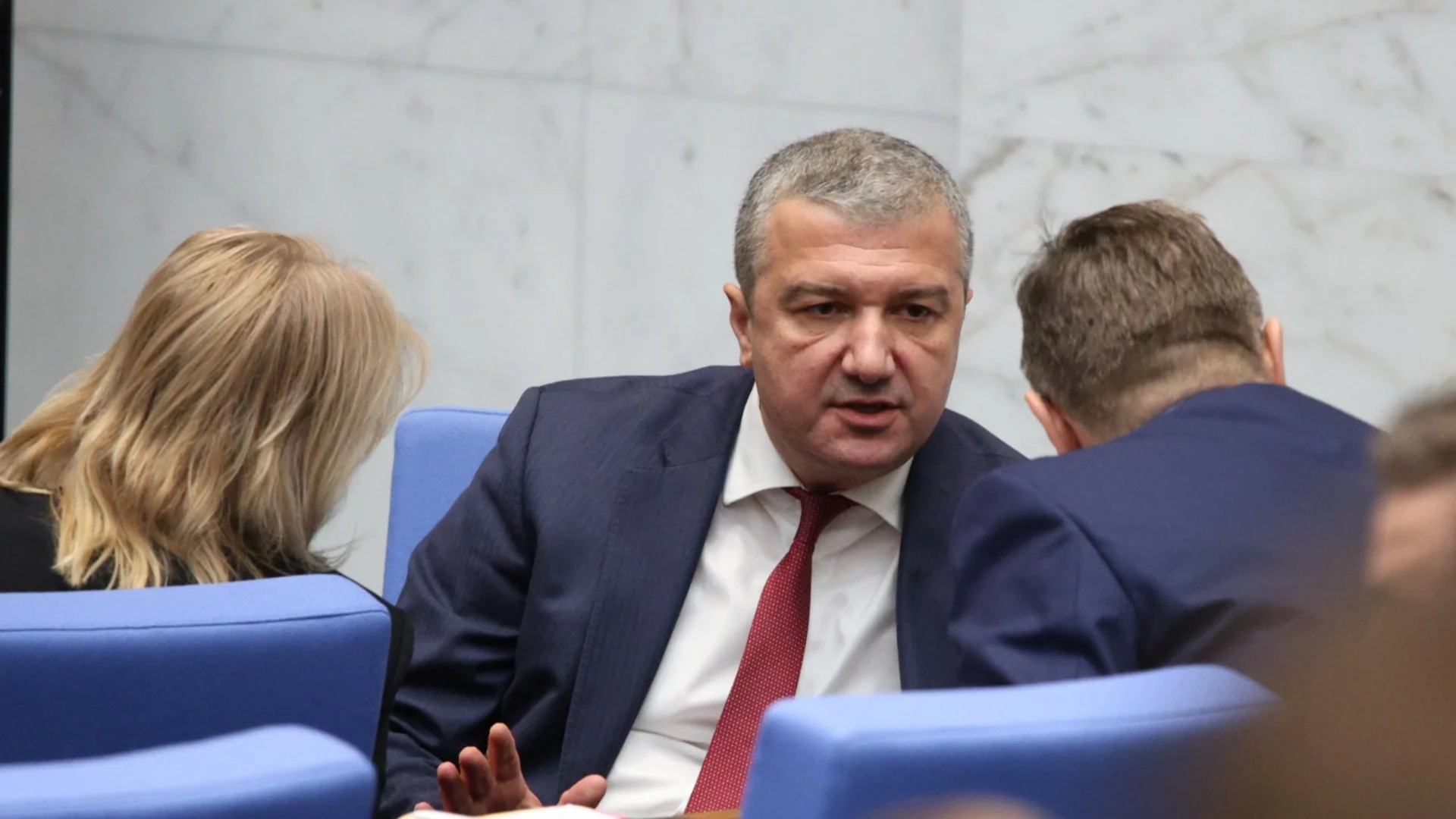 Драгомир Стойнев: Радев да каже ще прави ли политически проект, или ще се оттегли достойно