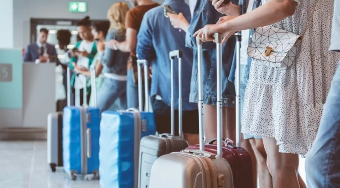Пътуванията на българите в началото на лятото: Нови дестинации и рекорди