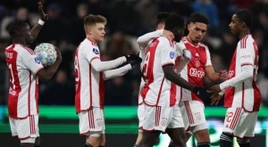 Брутално: Аякс изгони седем играчи с групово съобщение през WhatsApp!