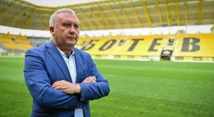 Николай Киров официално се завърна в Ботев Пловдив