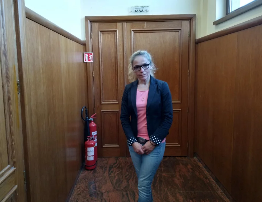 "Деси у дома": БОЕЦ постави надписа със спрей на сградата на Президентството (ВИДЕО)