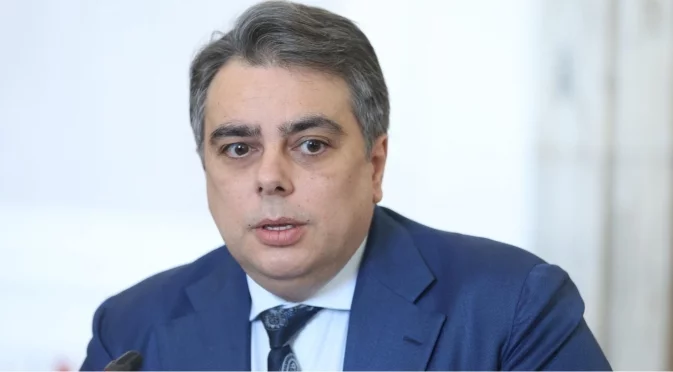 След труса: До септември Асен Василев остава едноличен лидер на "Продължаваме промяната"