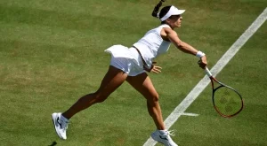 Виктория Томова взе първи скалп на Уимбълдън