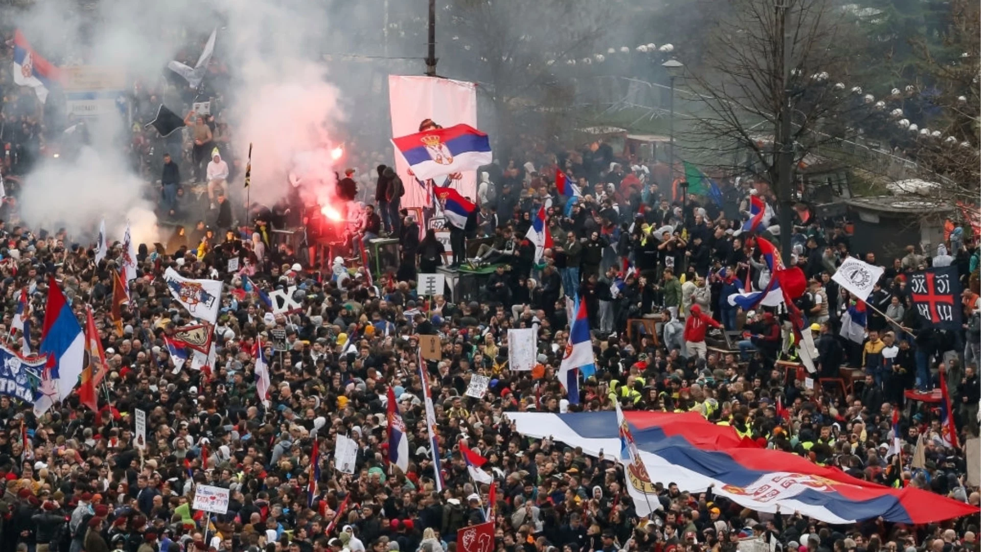 Кремъл трепери от "цветна революция" в Сърбия