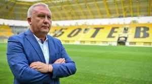 Връща ли се Тодор Неделев в Ботев Пловдив? Новият треньор с признание