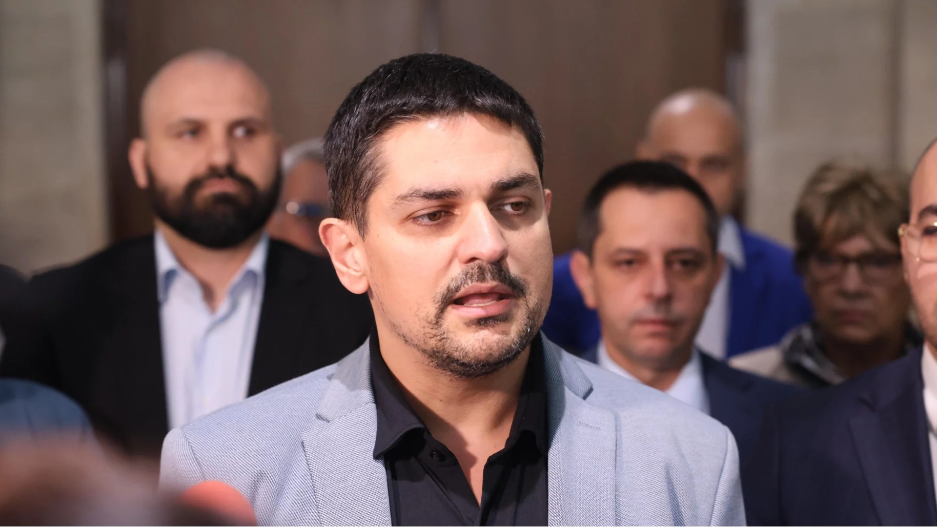 "Трудно може да се намерят толкова много маскари": От МЕЧ поискаха оставката на Тошко Йорданов