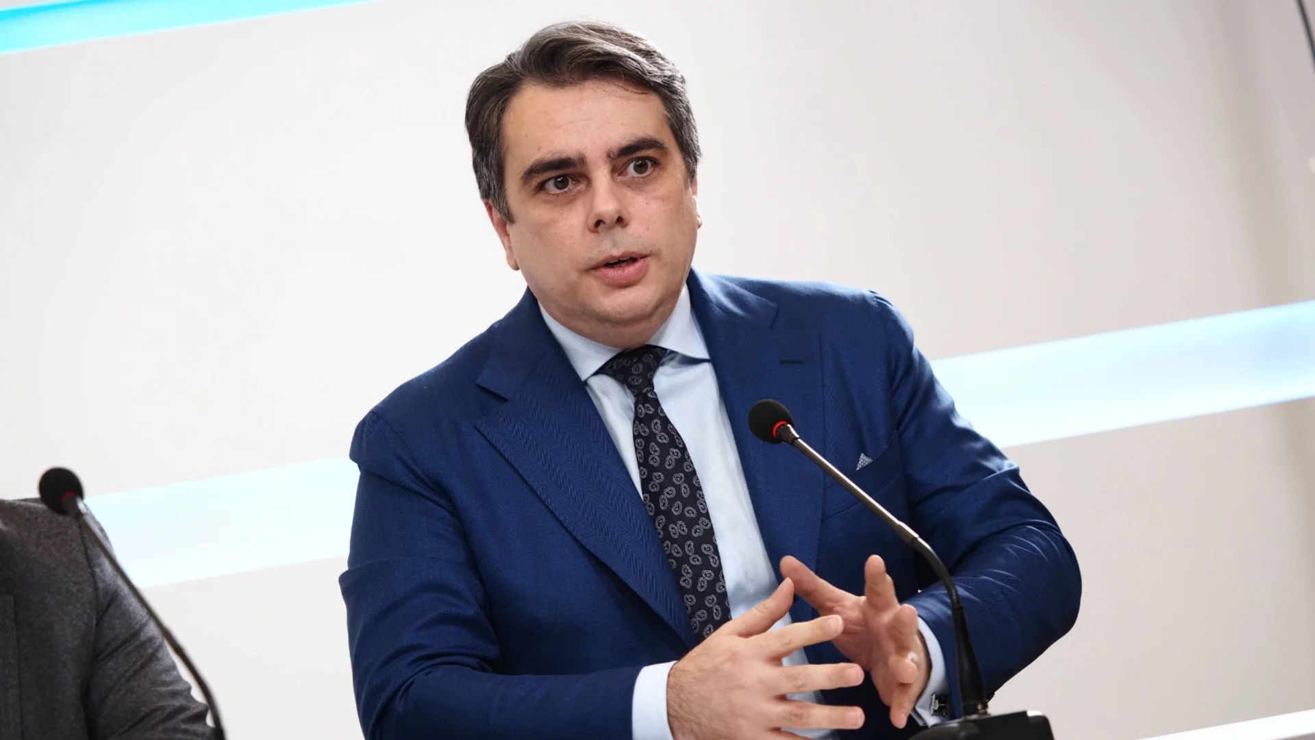 Американец със съдебна победа срещу бивша фирма на Асен Василев