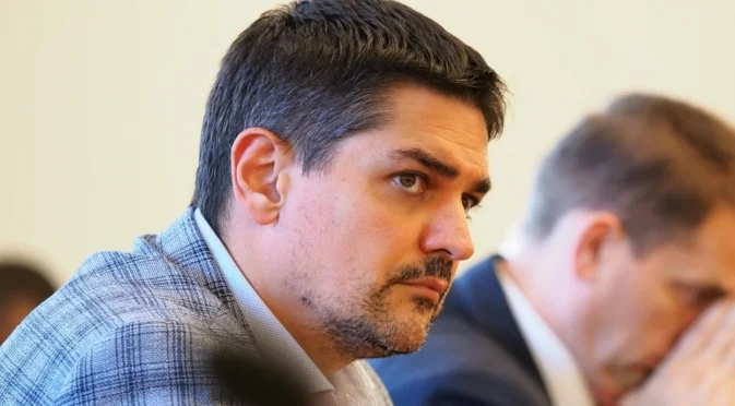 Радостин Василев за новите записи: Техните надминават моя по резултатност