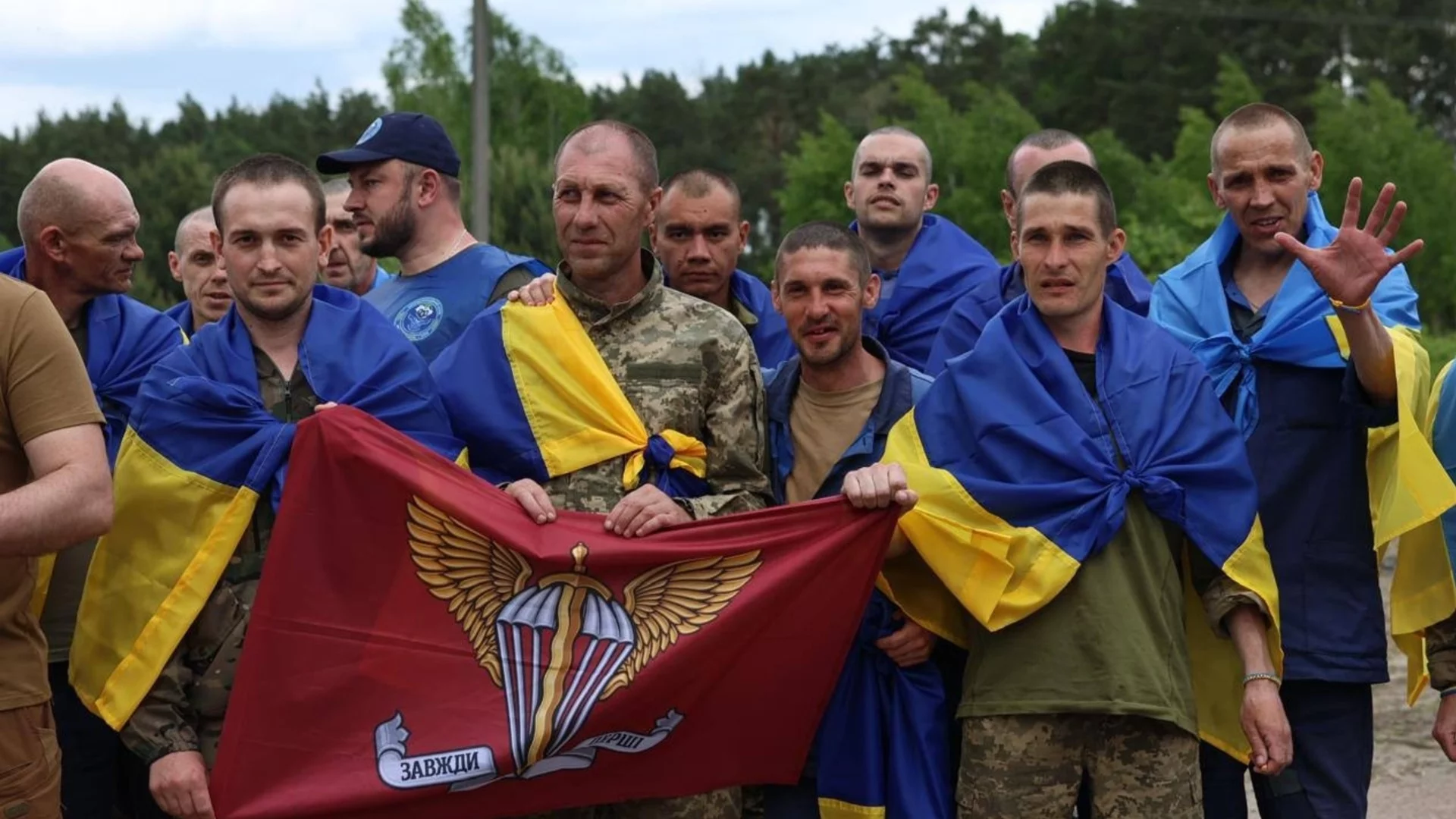 Вързан за мотор и влачен: Русия явно добавя още убити украински военнопленници в "колекцията" престъпления