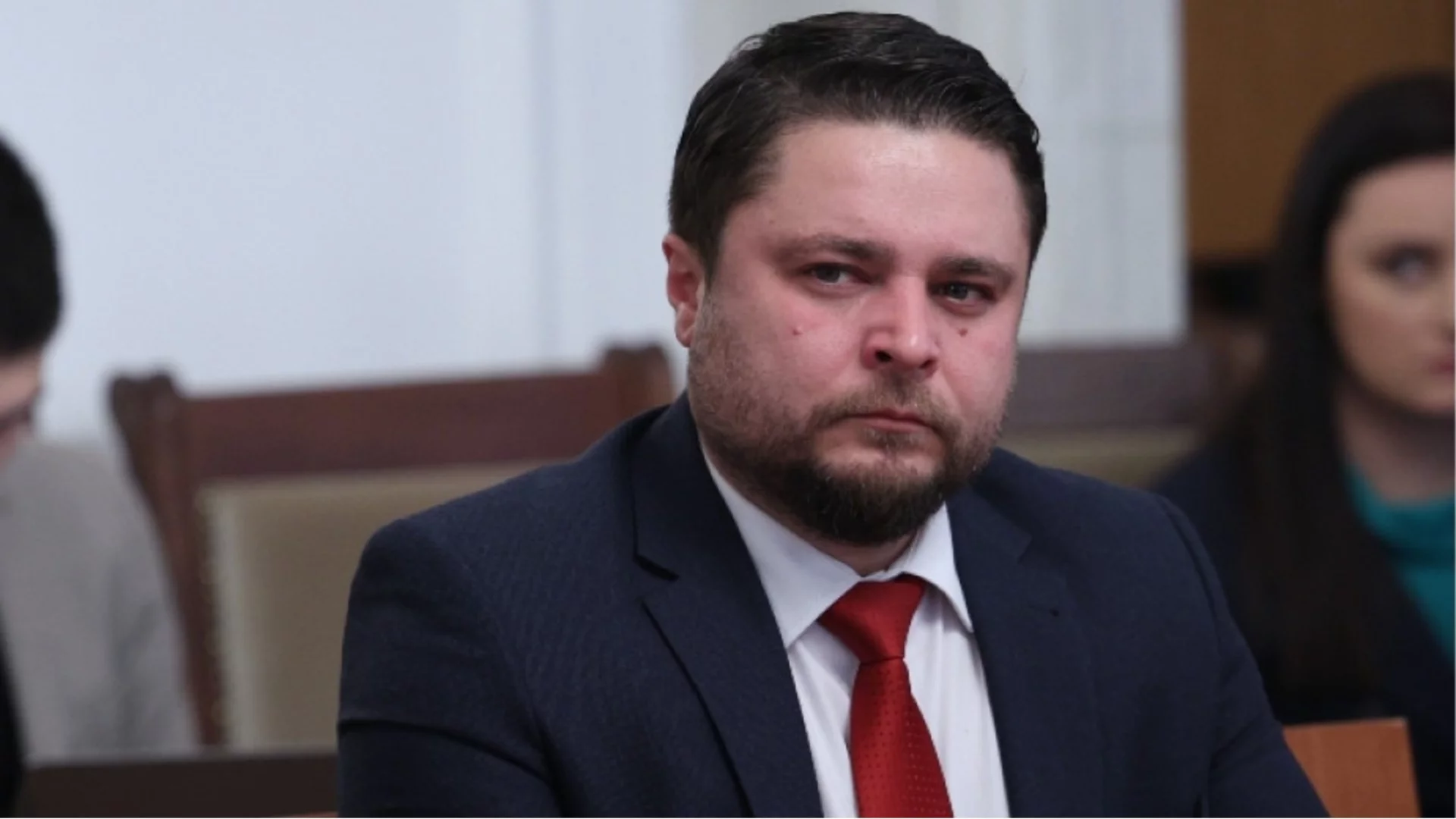 "Всеки има чест и достойнство": Още един депутат напусна ДПС-Доган