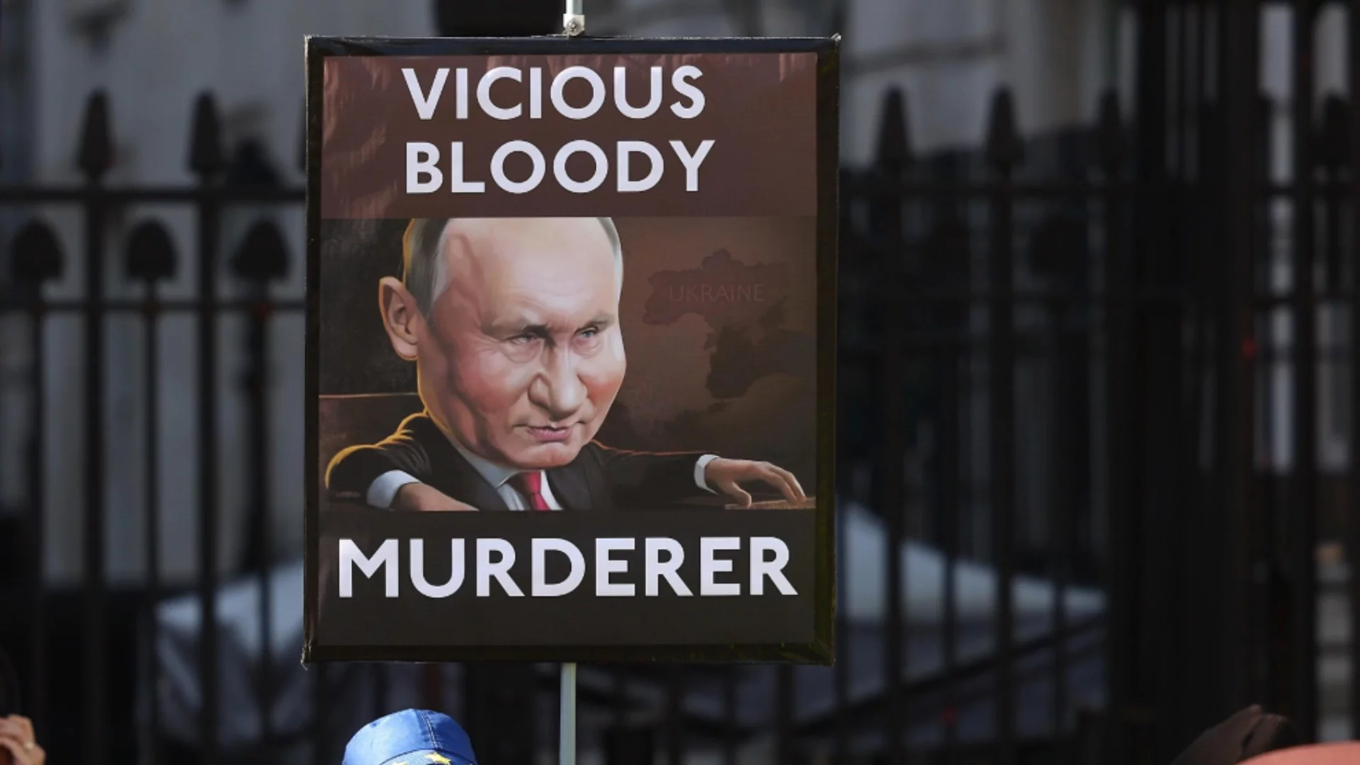 Руснак предложи 1 милион рубли за залавянето на Путин насред Санкт Петербург: Какво му се случи