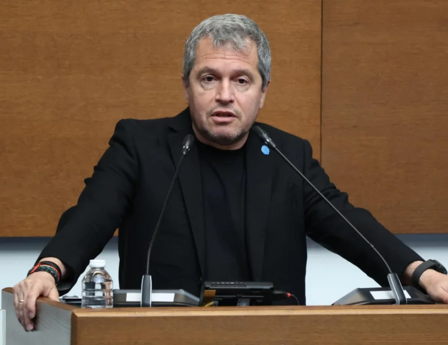 Трябва ли Тошко Йорданов да си подаде оставката? Анкетата на Actualno.com