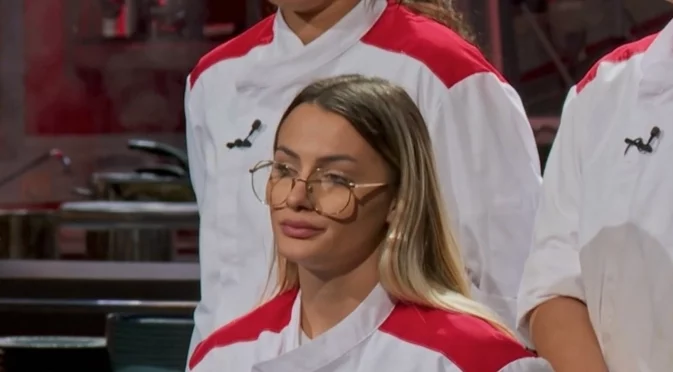 Мигли "фламбе": Как Марина от Hell's Kitchen се подпали (ВИДЕО)