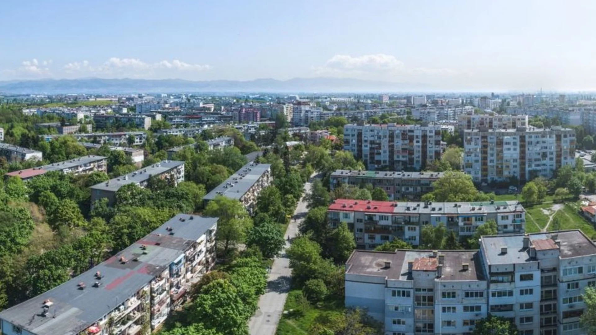 Кога е построен първият панелен блок в България