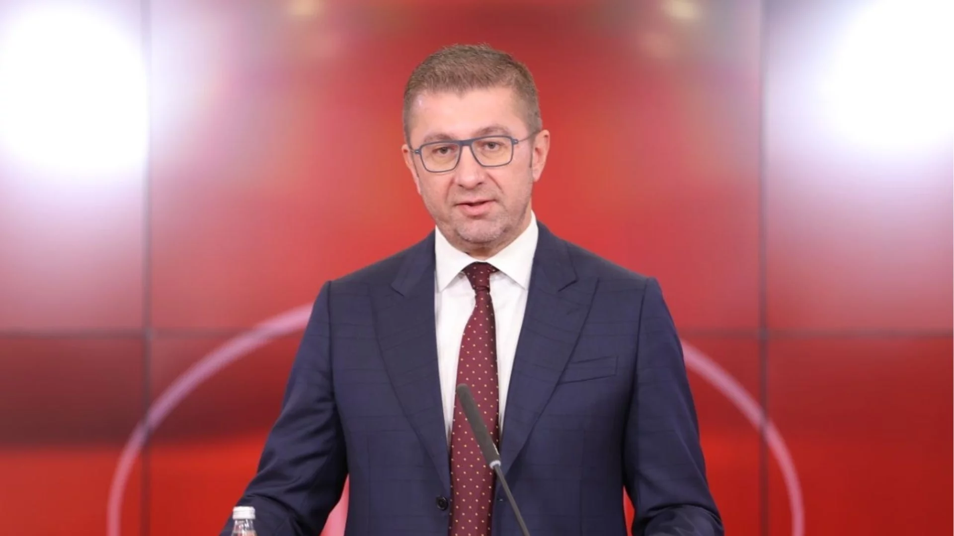 "Няма го дори в страни от третия свят": Огромно недоволство от ергенския данък на Мицкоски